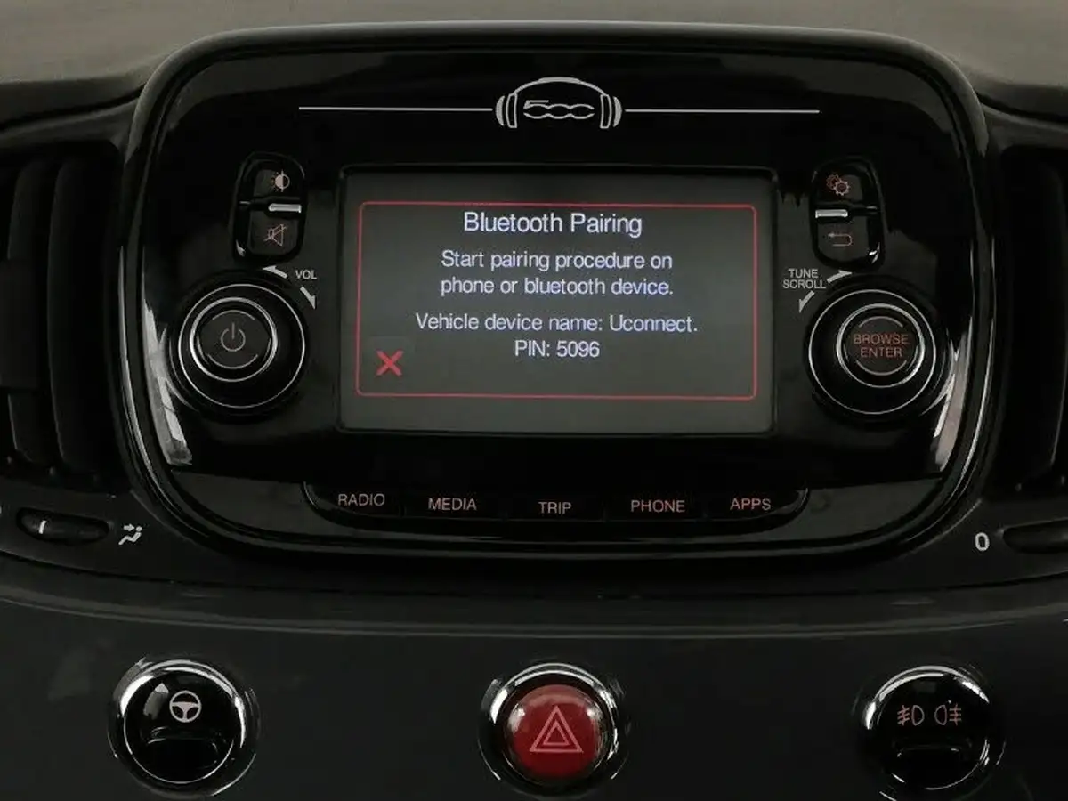 2019-fiat-500-12-lounge-ss-big-10