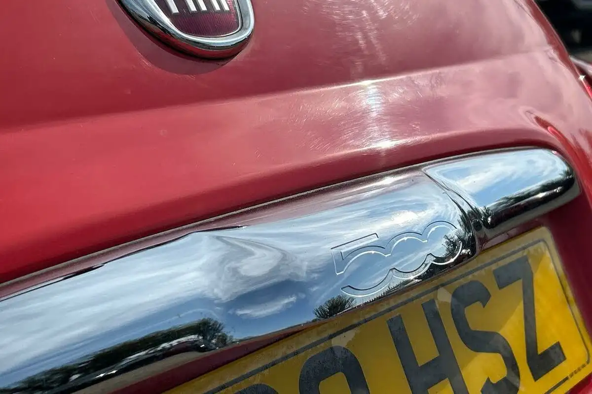 2019-fiat-500-12-lounge-ss-big-24