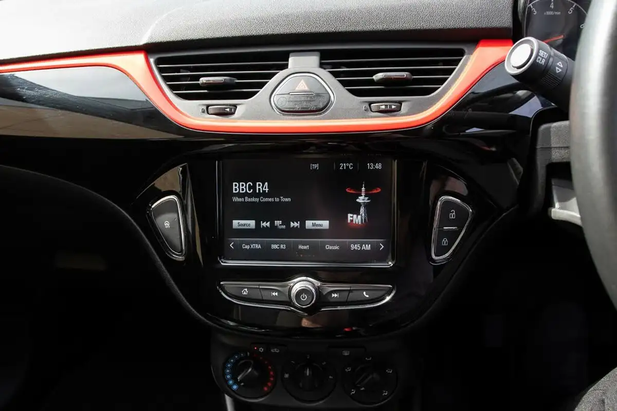 2017-vauxhall-corsa-14i-sri-90ps-ecoflex-5d-big-22