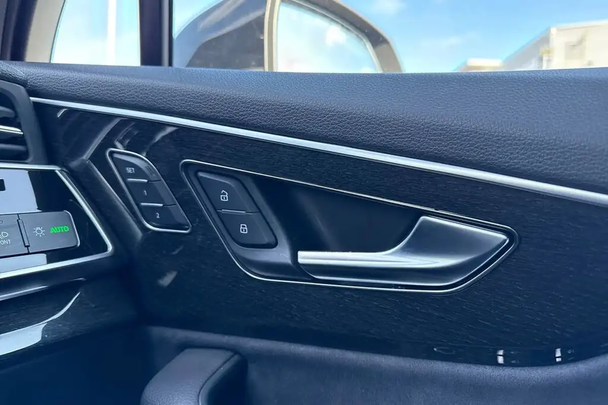 2023-audi-sq7-40-tfsi-black-edition-big-39