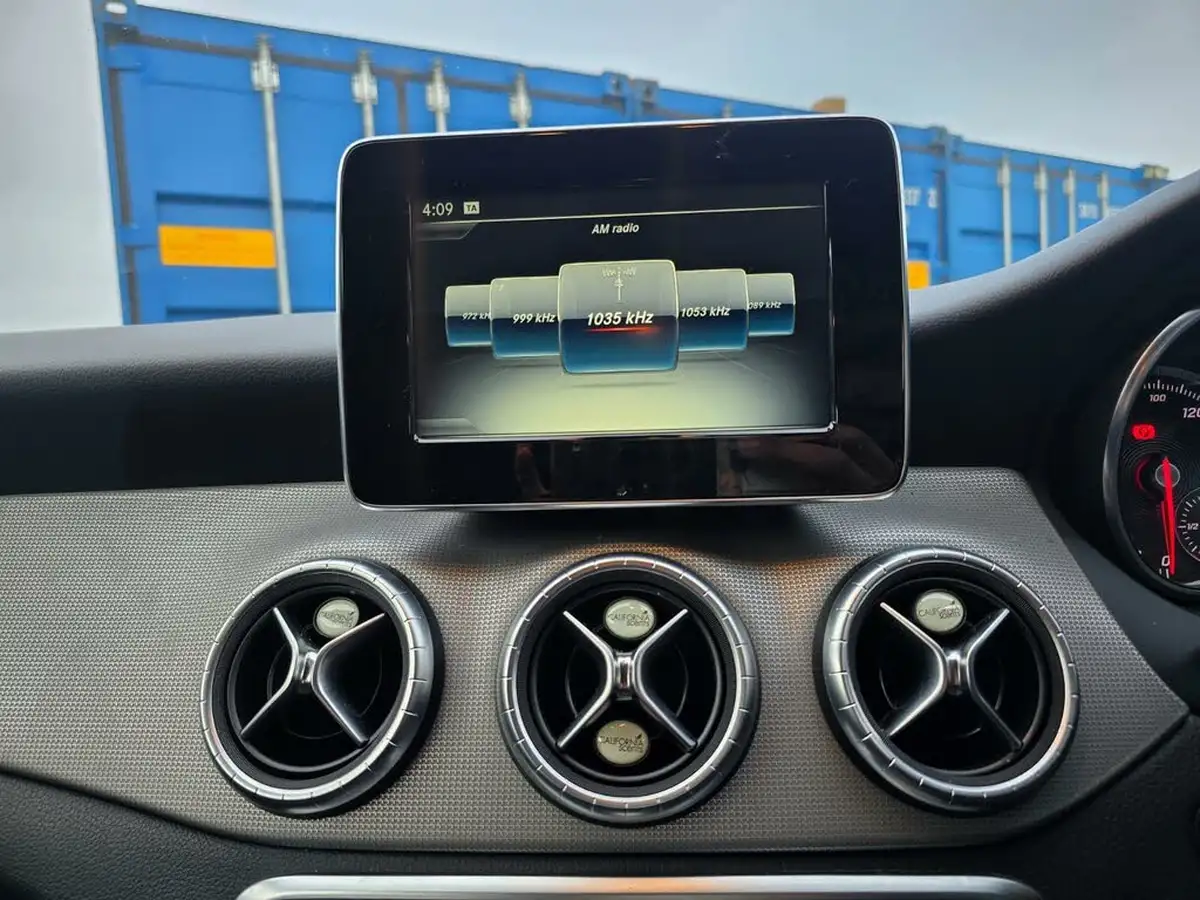 2017-mercedes-benz-cla-21d-cla-220-sport-4matic-coupe-4d-big-44