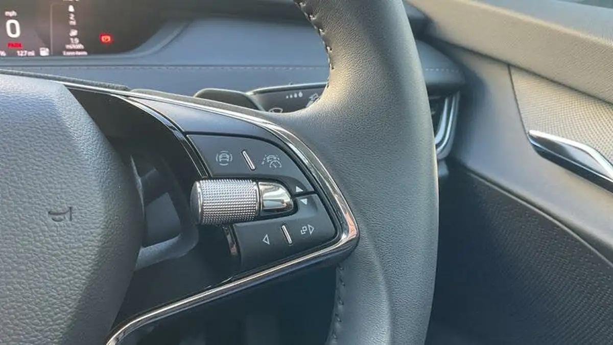 2022-skoda-enyaq-e-80-82-kwh-big-28