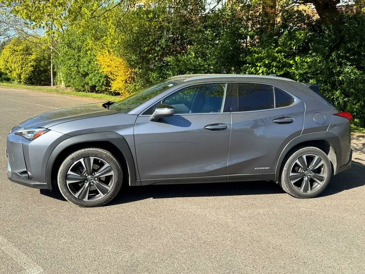 2019-lexus-ux-250h-20-ux-premium-pack-big-4