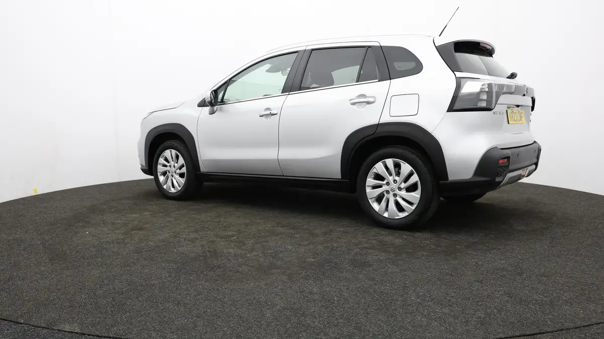 2023-suzuki-s-cross-15-motion-big-65