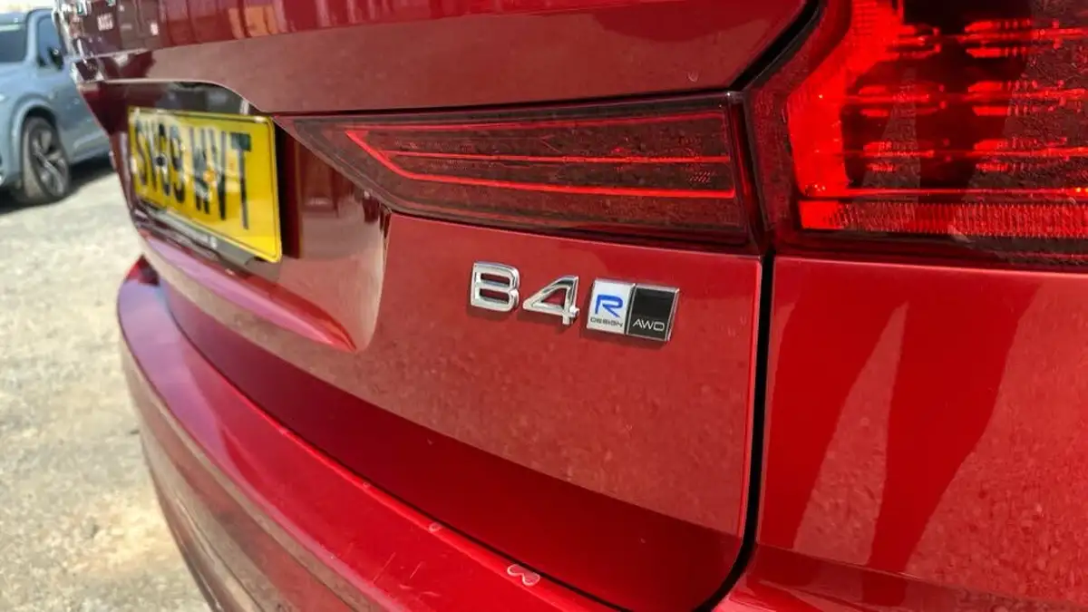 2019-volvo-xc60-20td-b4-r-design-big-29