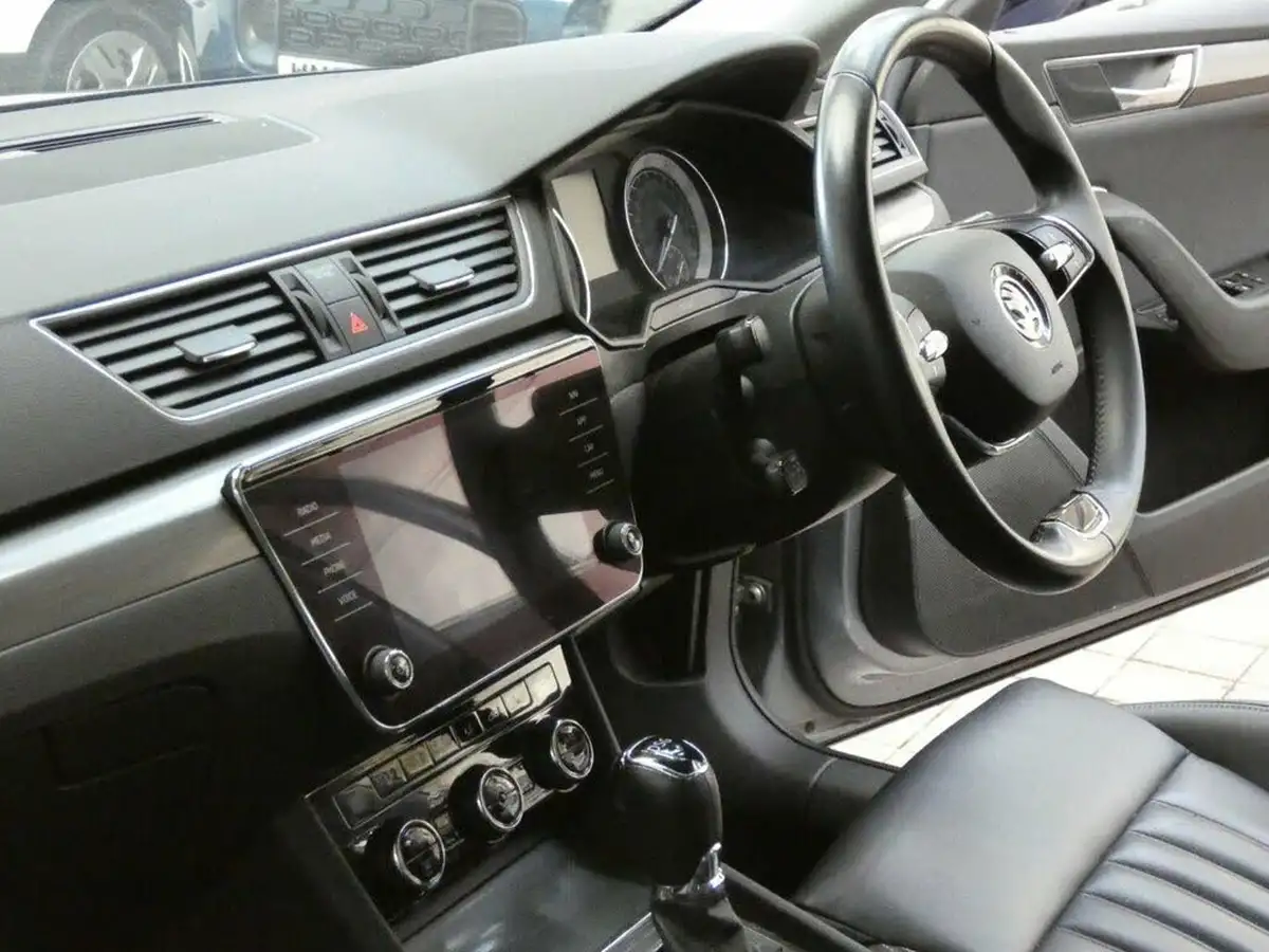2021-skoda-superb-14-tsi-se-l-estate-big-39