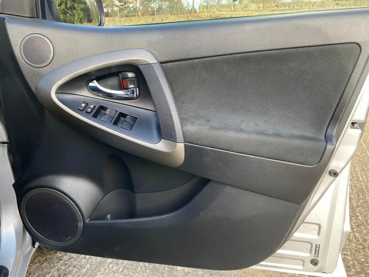 2011-toyota-rav4-22td-xt-r-22d-cat-150bhp-euro-5-auto-big-43