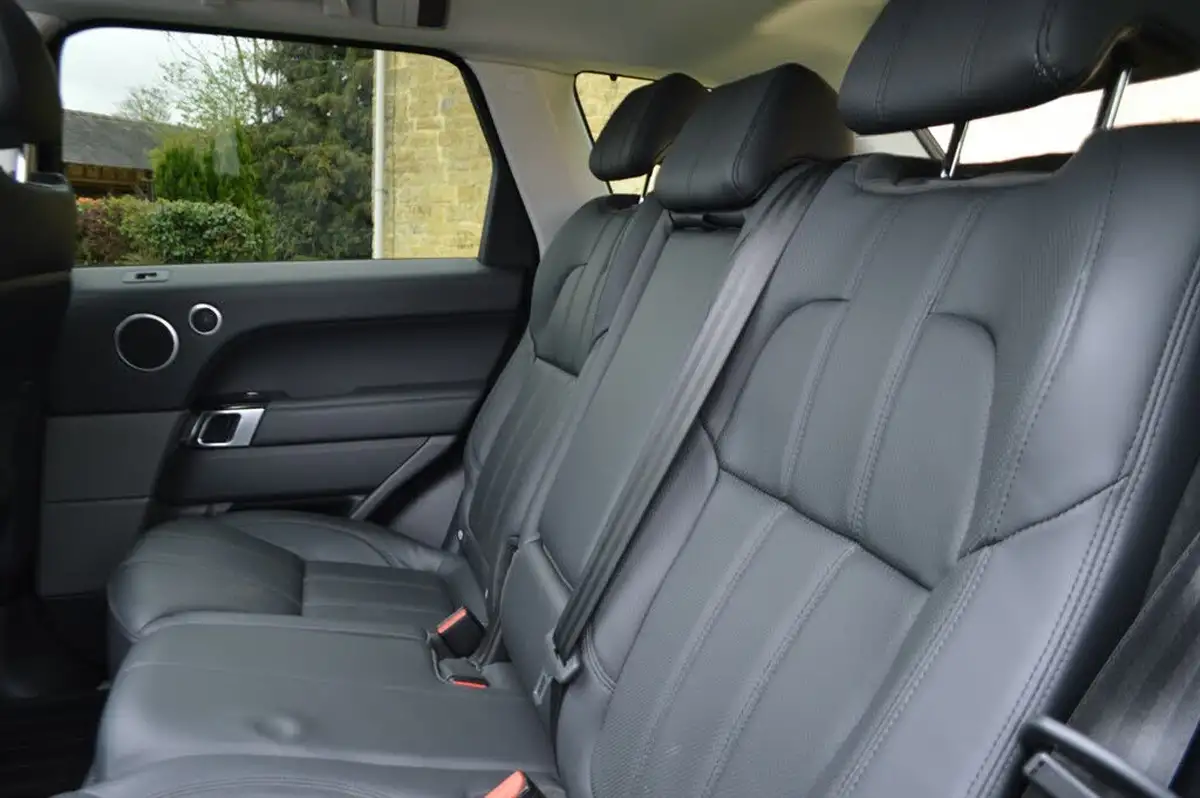 2017-land-rover-range-rover-sport-30-sd-v6-hse-306ps-big-32