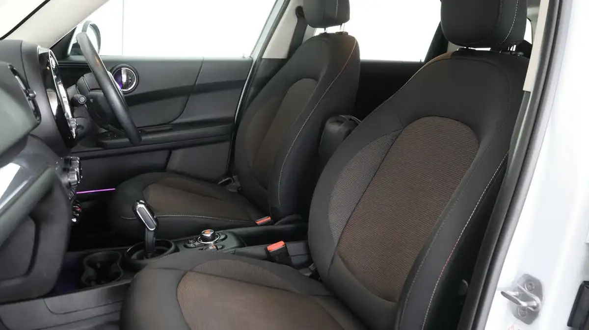 2019-mini-countryman-20td-cooper-d-classic-auto-big-14