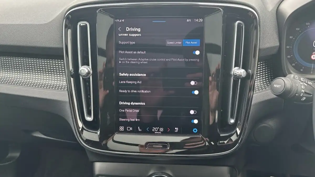 2021-volvo-c40-e-twin-recharge-pro-big-51