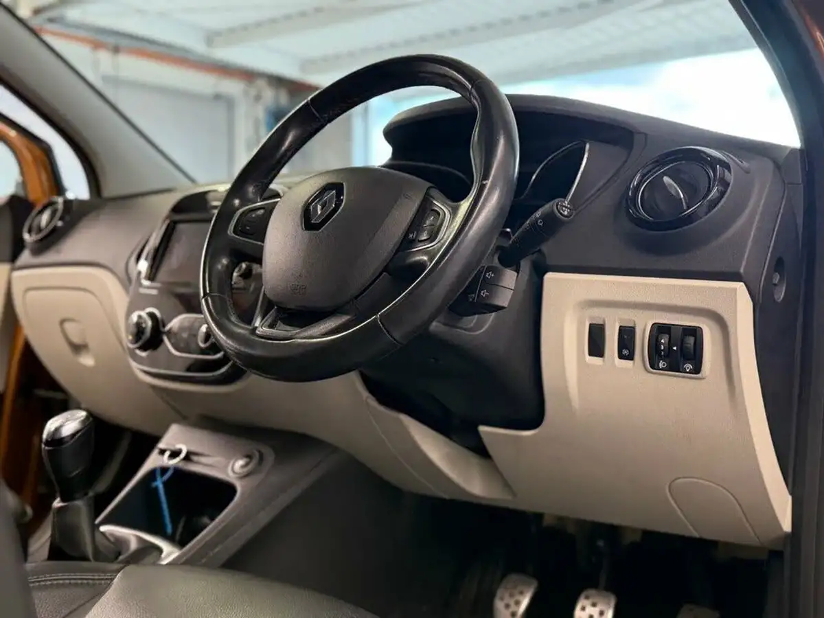 2019-renault-captur-09-tce-gt-line-big-31