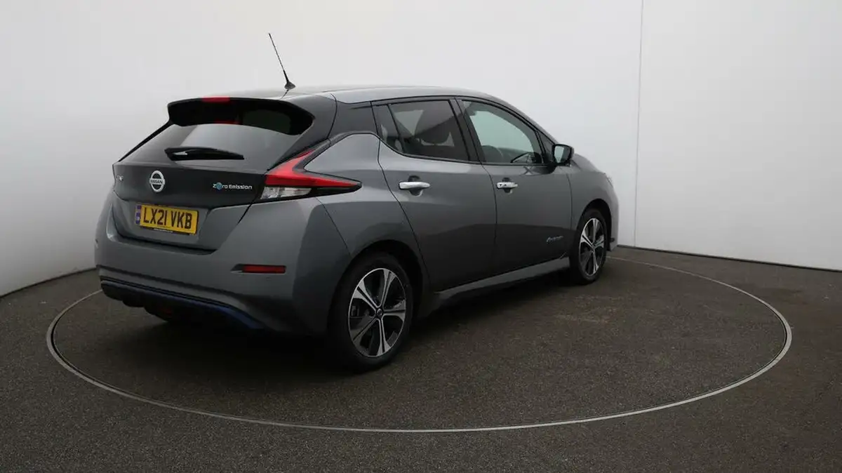 2021-nissan-leaf-e-e-tekna-big-46