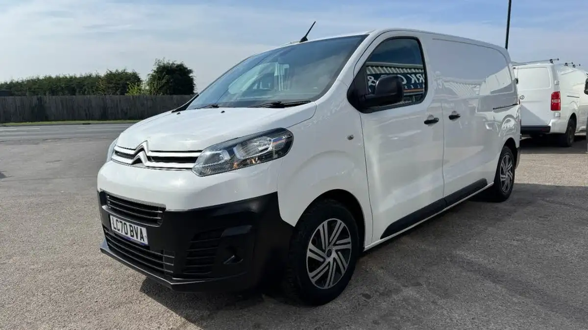 2020-citroen-dispatch-15bluehdi-enterprise-m-1000-100pseu6dt-e-big-10