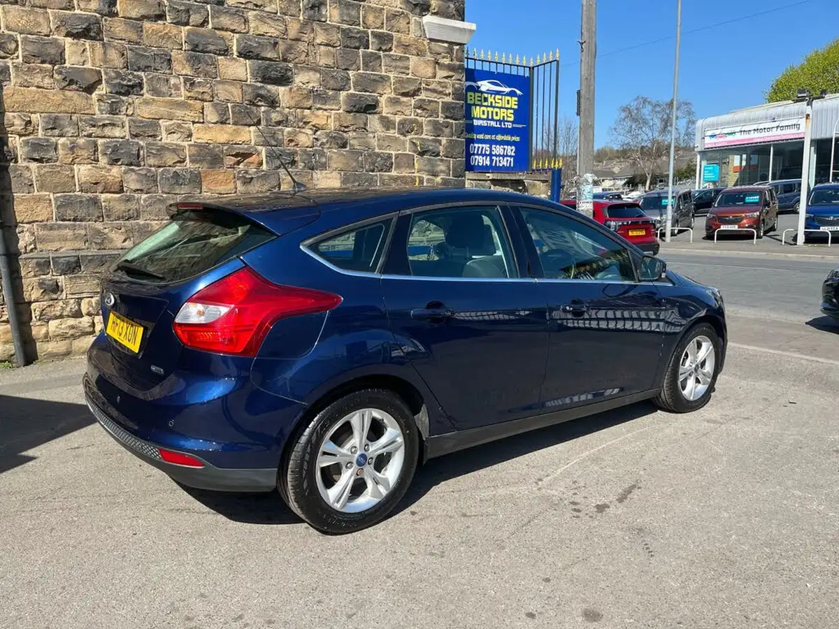 2013-ford-focus-16tdci-zetec-115ps-hatchback-big-5