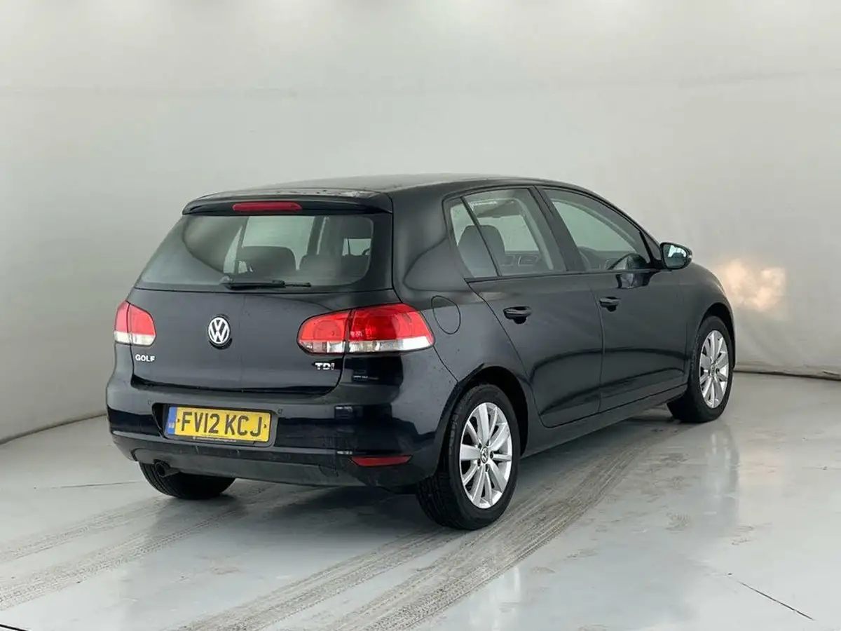 2012-volkswagen-golf-16td-match-5d-dsg-big-3