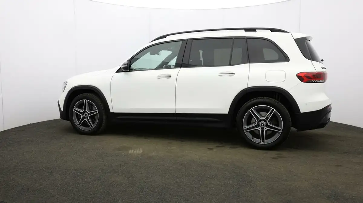 2020-mercedes-benz-glb-class-20d-glb220d-amg-line-premium-5-big-62