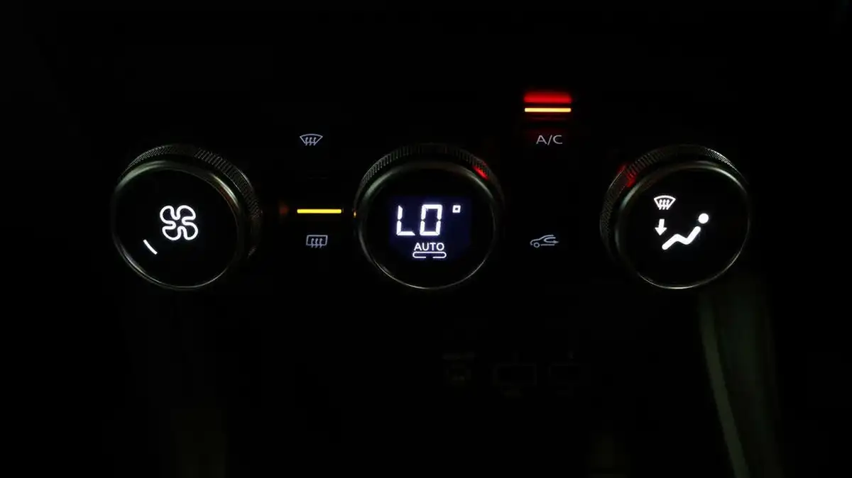 2021-renault-zoe-e-gt-line-big-11