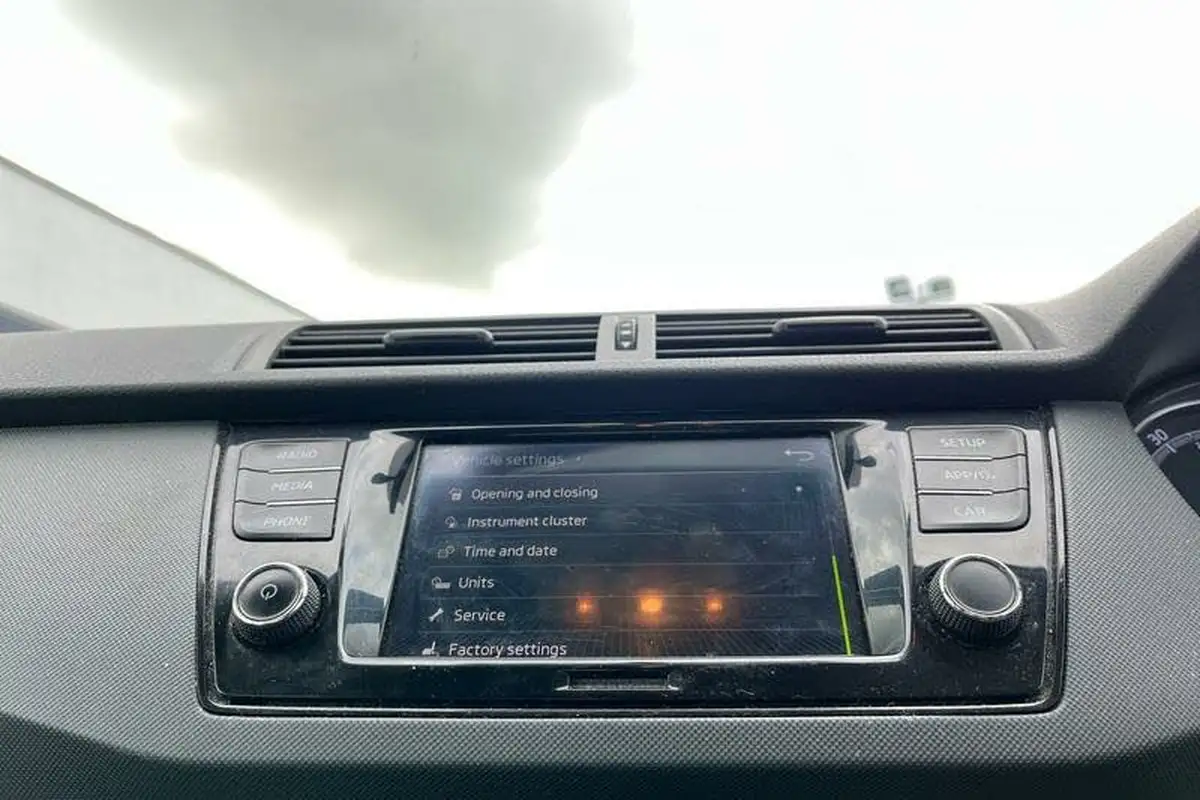 2019-skoda-fabia-10-mpi-s-hatchback-big-31