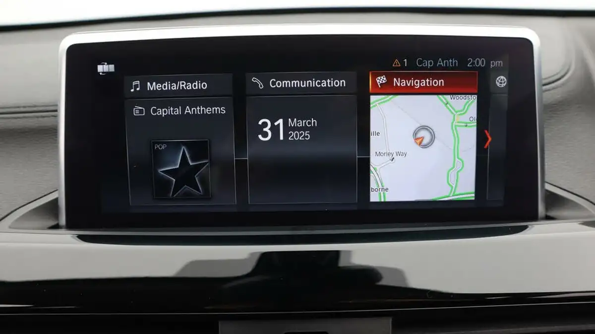 2021-bmw-x1-15-sdrive18i-xline-big-11