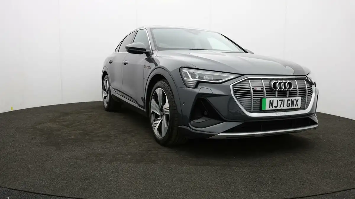 2021-audi-e-tron-55e-s-line-sportback-big-41