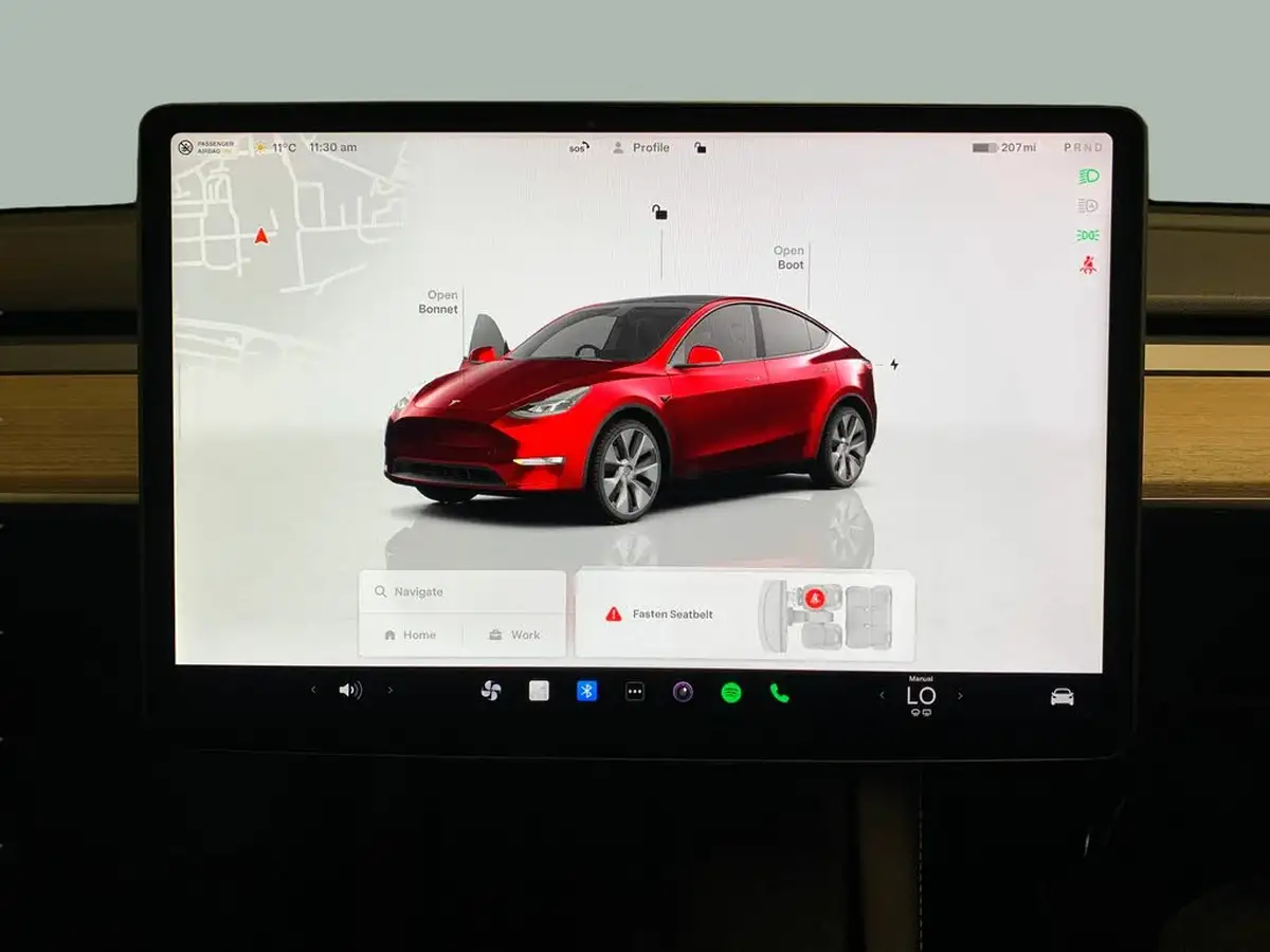 2022-tesla-model-y-e-long-range-big-25