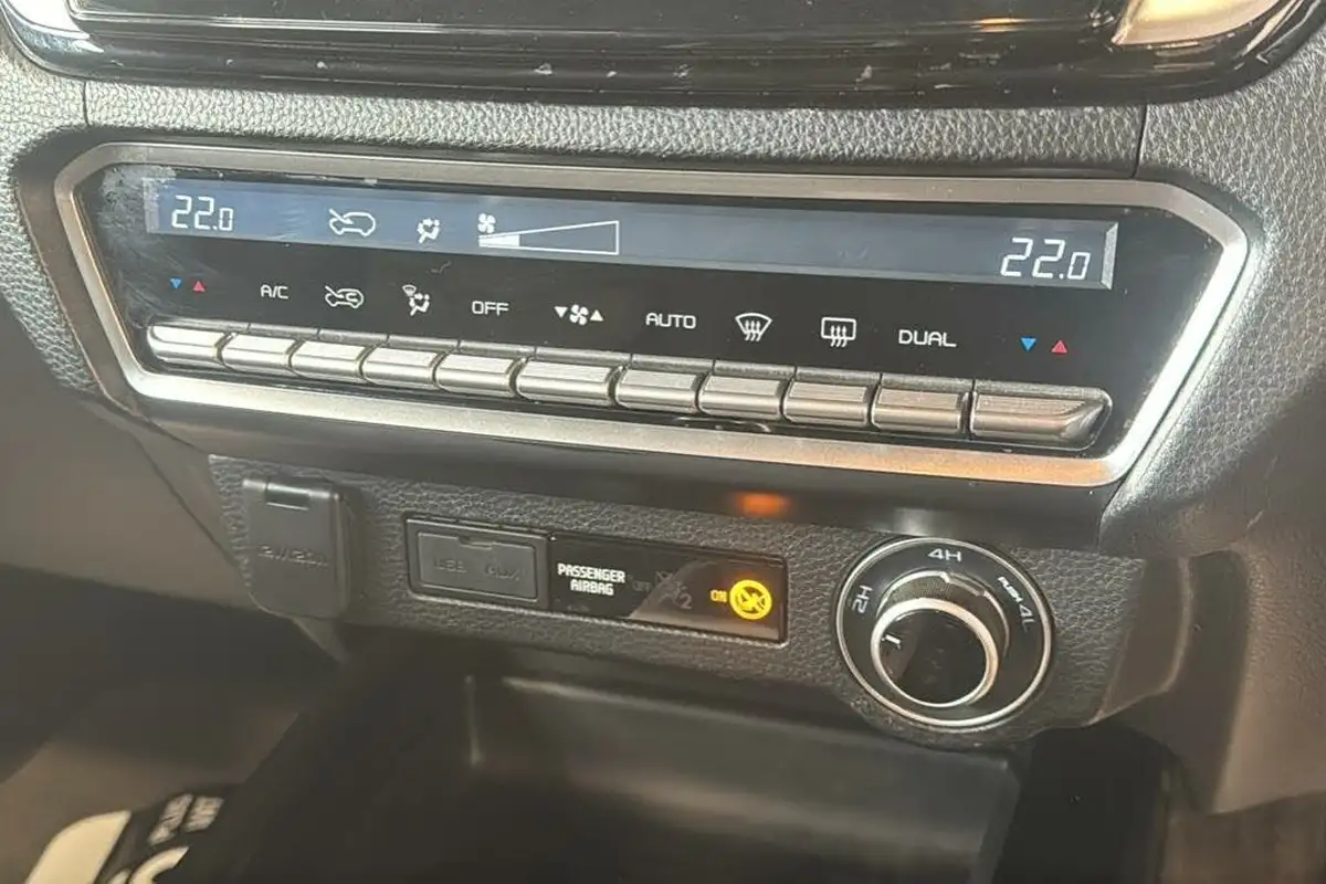 2023-isuzu-d-max-19td-v-cross-steel-edition-auto-big-26