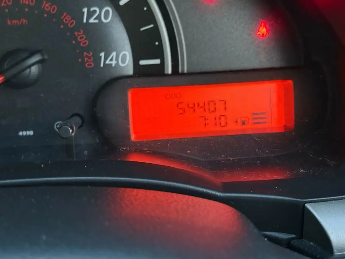 2012-nissan-micra-12-acenta-79bhp-5d-1198cc-big-15
