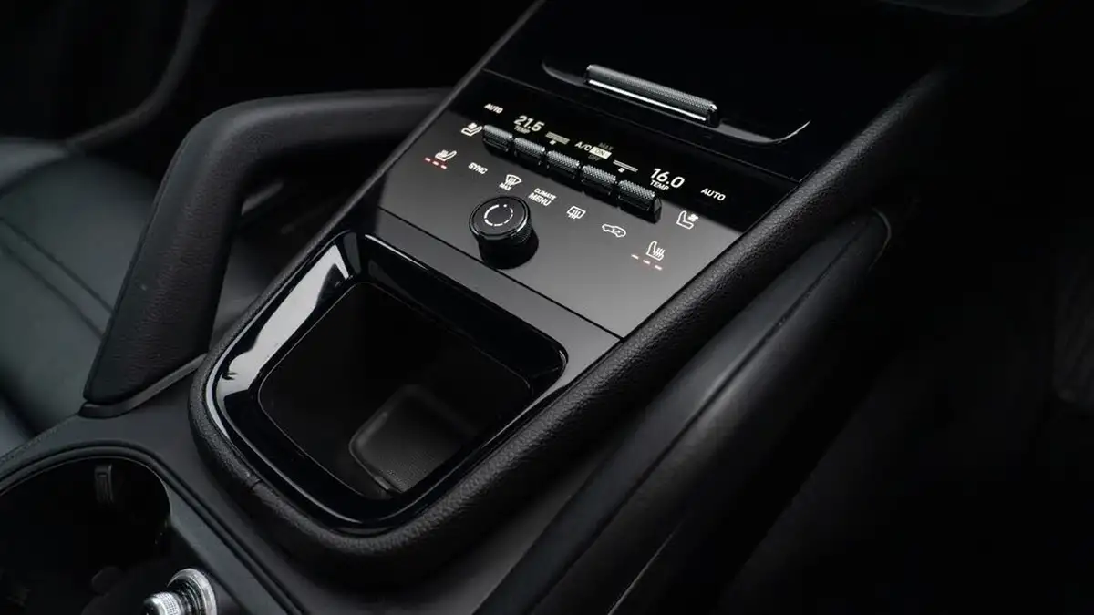 2024-porsche-cayenne-30-v6-353ps-coupe-big-10