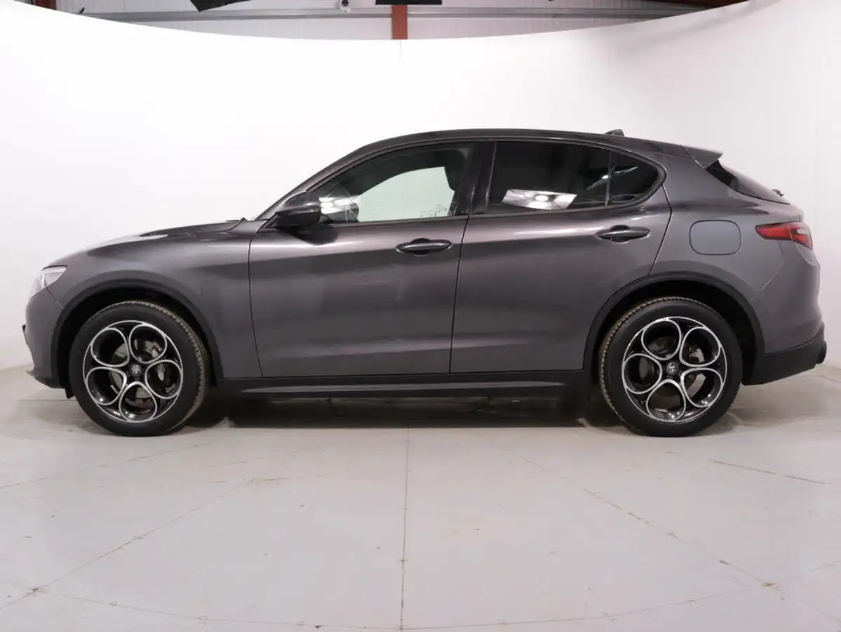 2022-alfa-romeo-stelvio-20-sprint-197bhp-big-3
