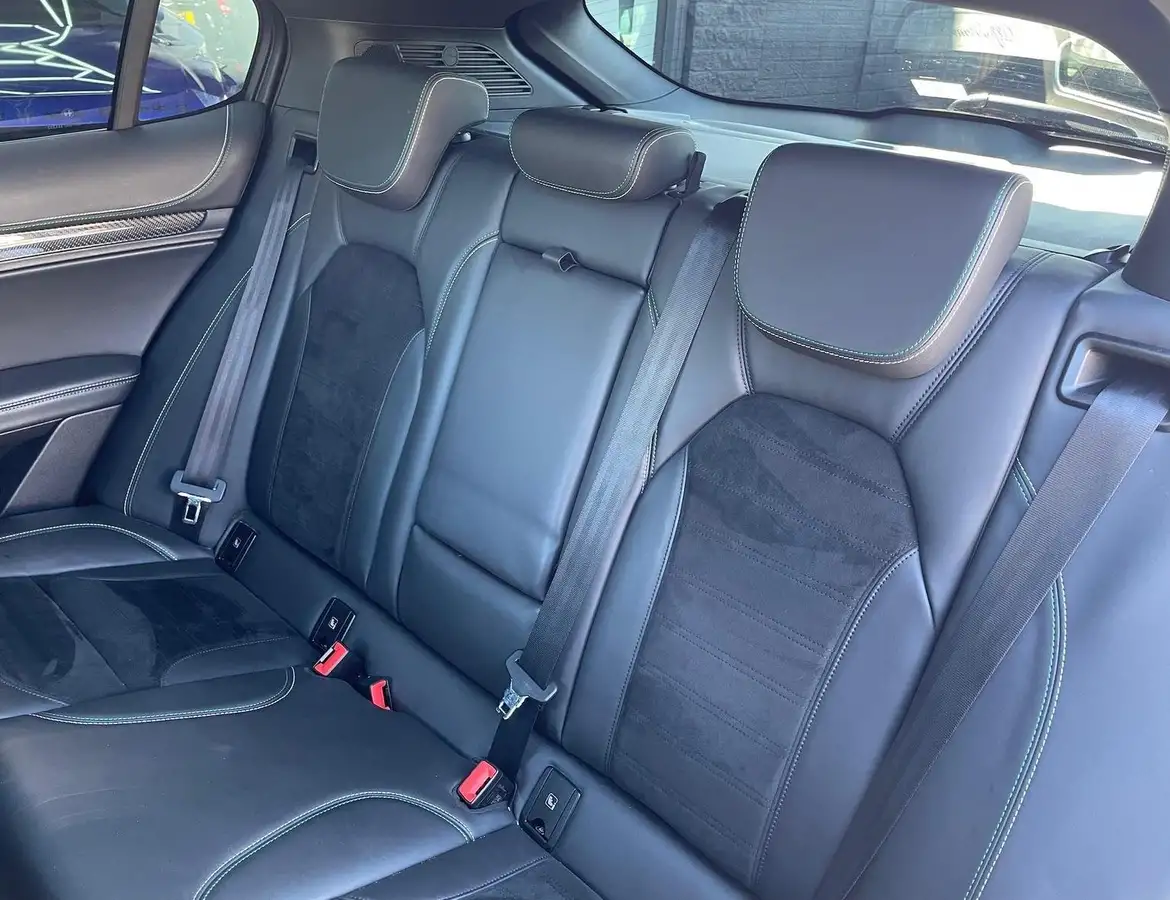 2018-alfa-romeo-stelvio-29-biturbo-quadrifoglio-big-18