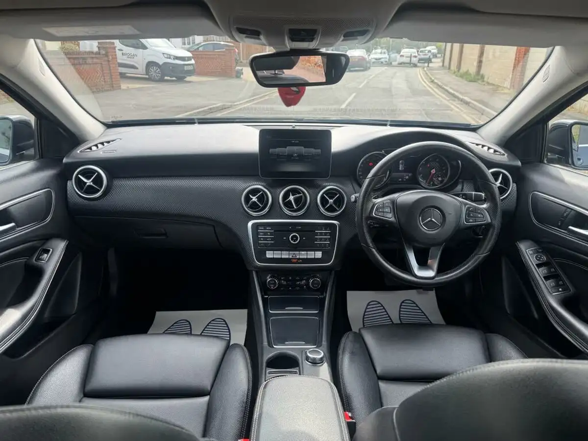 2017-mercedes-benz-a-class-16-a180-sport-ss-7g-dct-big-35