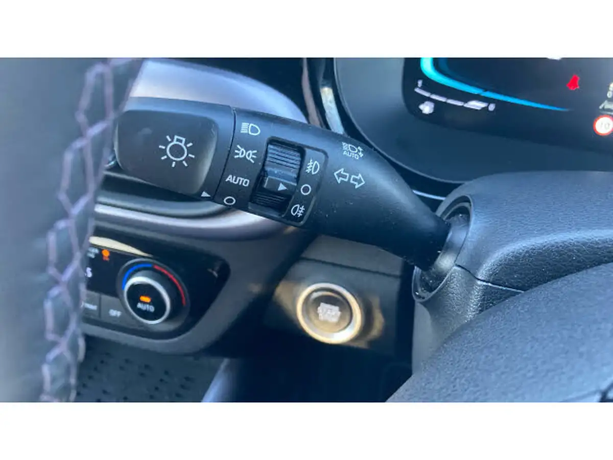 2024-hyundai-i10-12-premium-79ps-auto-big-34