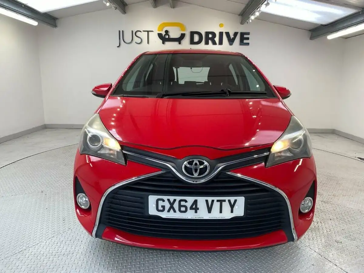 2014-toyota-yaris-133-icon-5d-cvt-big-7