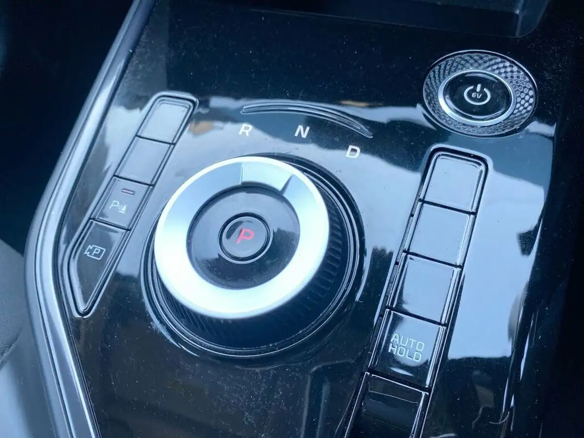 2023-kia-niro-ev-e-2-big-12