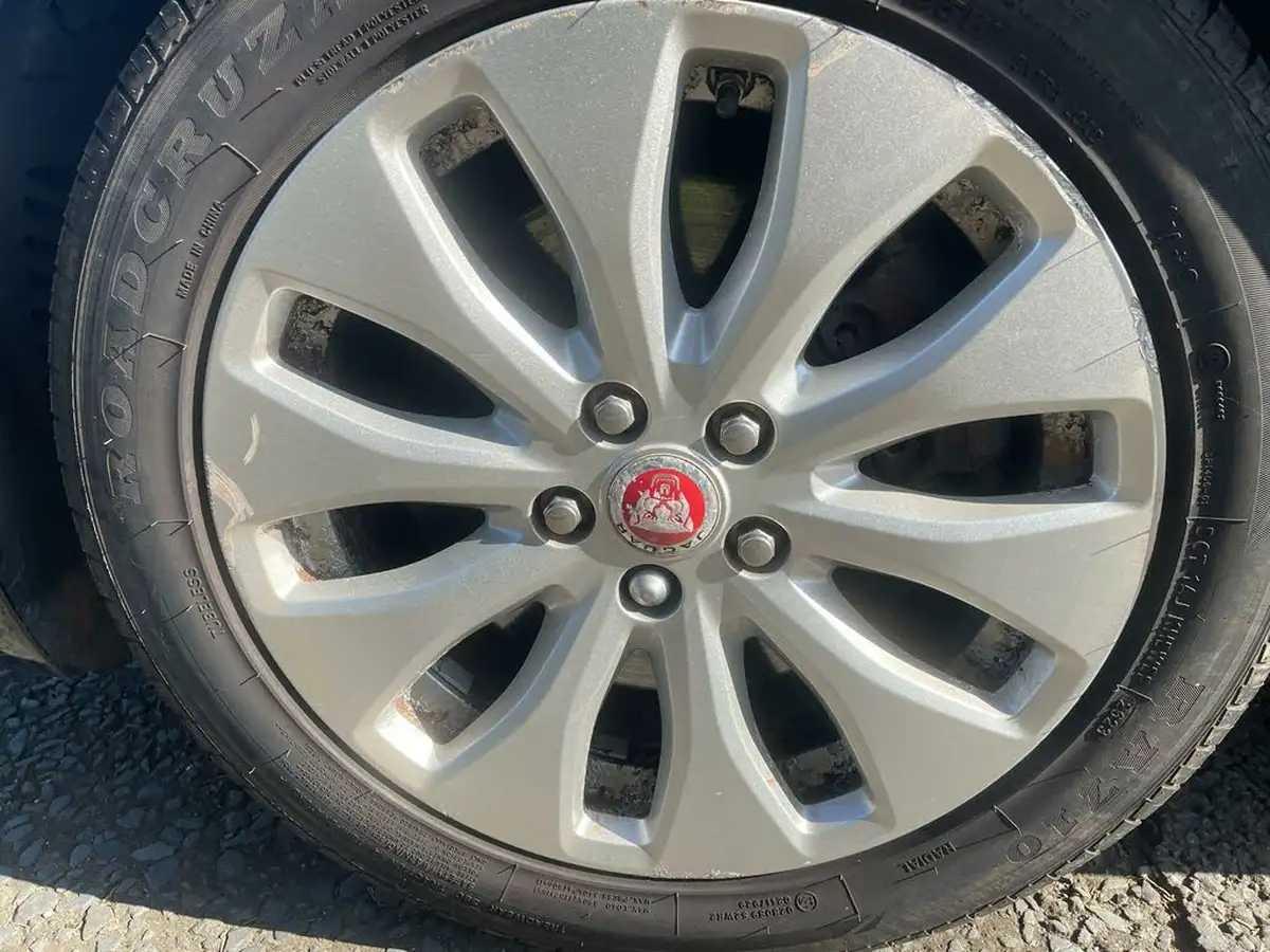 2015-jaguar-xe-20td-prestige-163ps-big-25