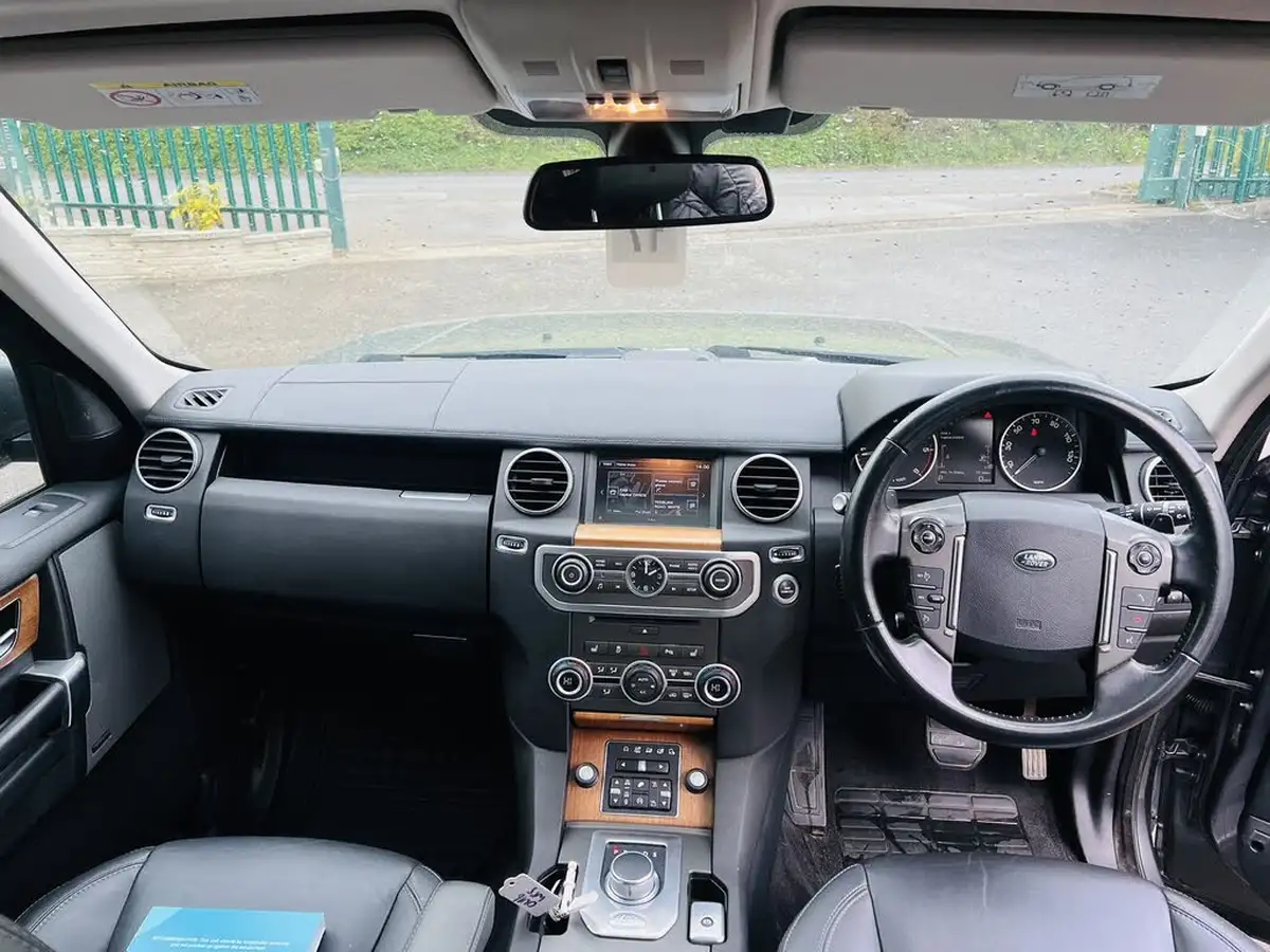 2016-land-rover-discovery-4-30-sd-v6-hse-big-16