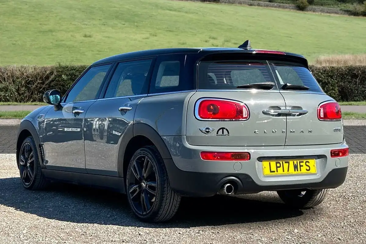 2017-mini-clubman-15-cooper-ss-big-2