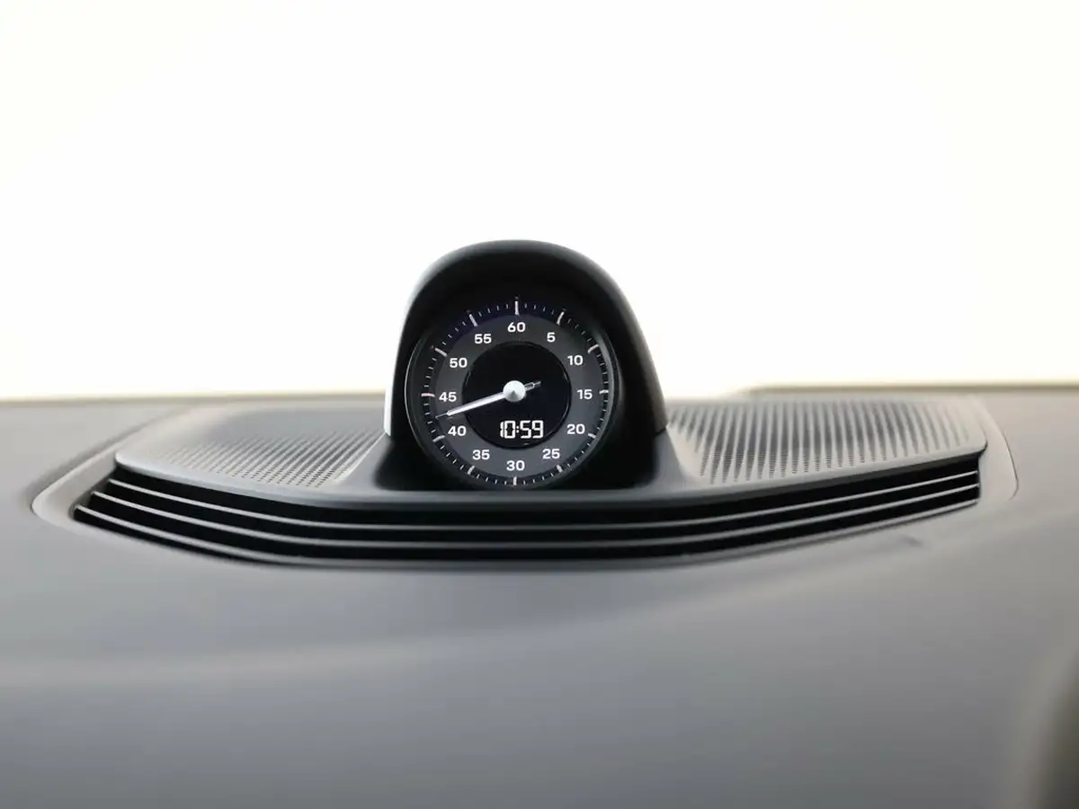 2024-porsche-taycan-e-base-408ps-big-36