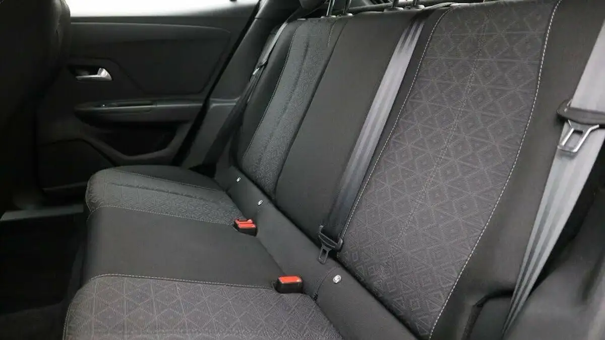 2021-vauxhall-mokka-e-se-nav-premium-big-5