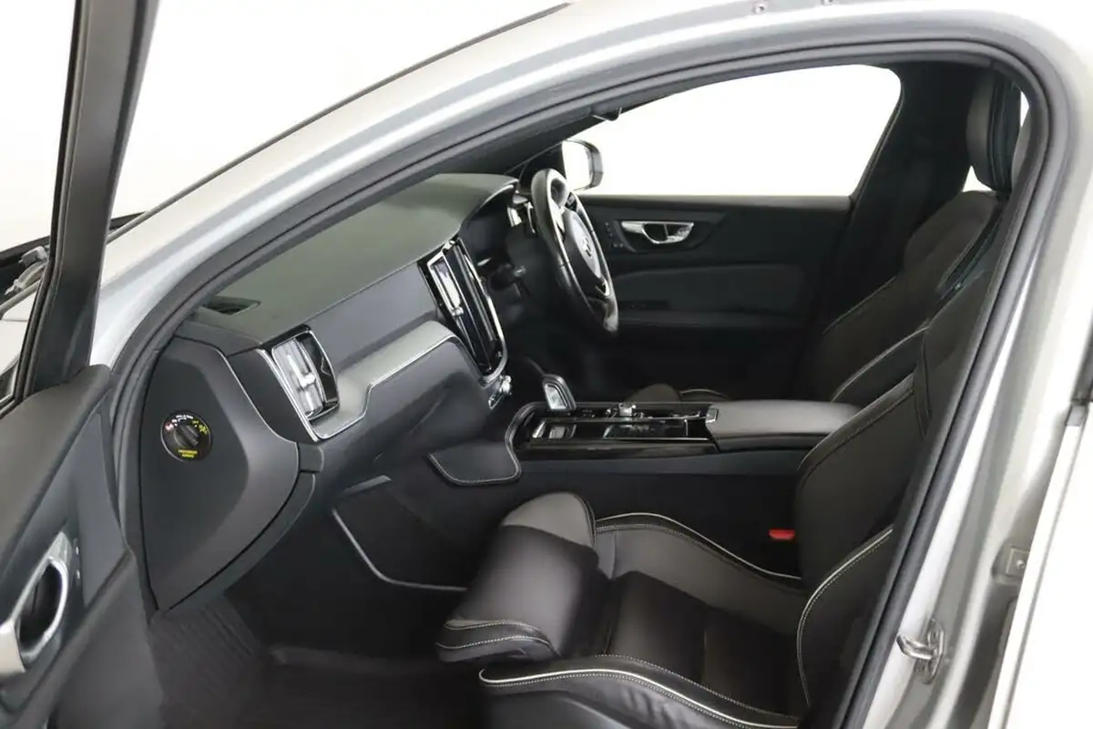2019-volvo-s60-20-t8-r-design-plus-big-11