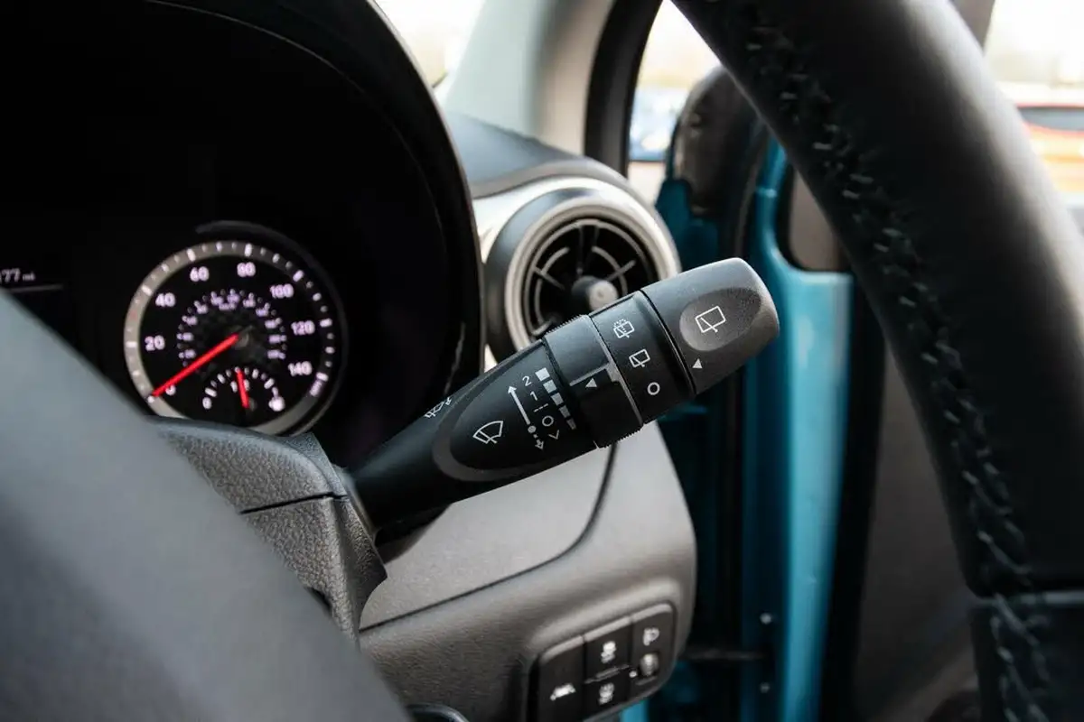 2020-hyundai-i10-10-premium-big-17