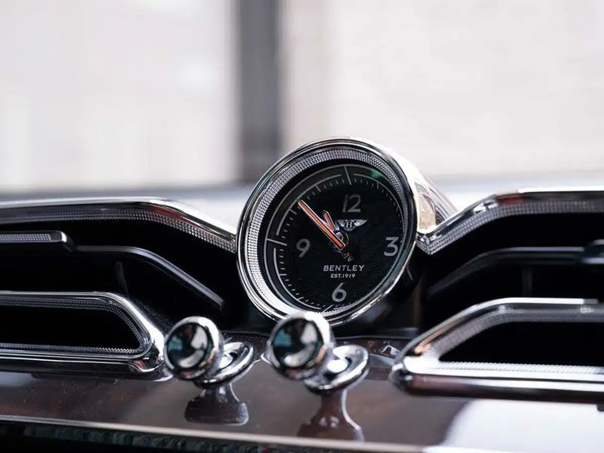 2022-bentley-bentayga-40-v8-big-37