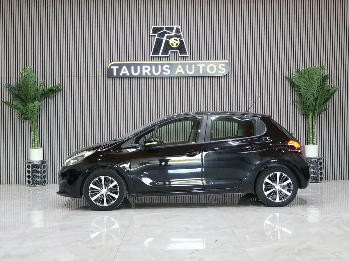 2016-peugeot-208-12-puretech-active-design-lime-5d-big-6