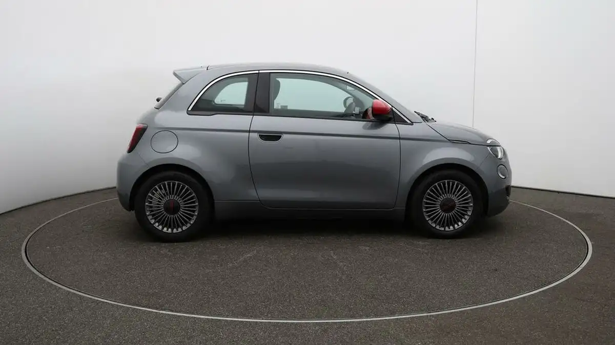 2022-fiat-500-e-red-93bhp-big-40