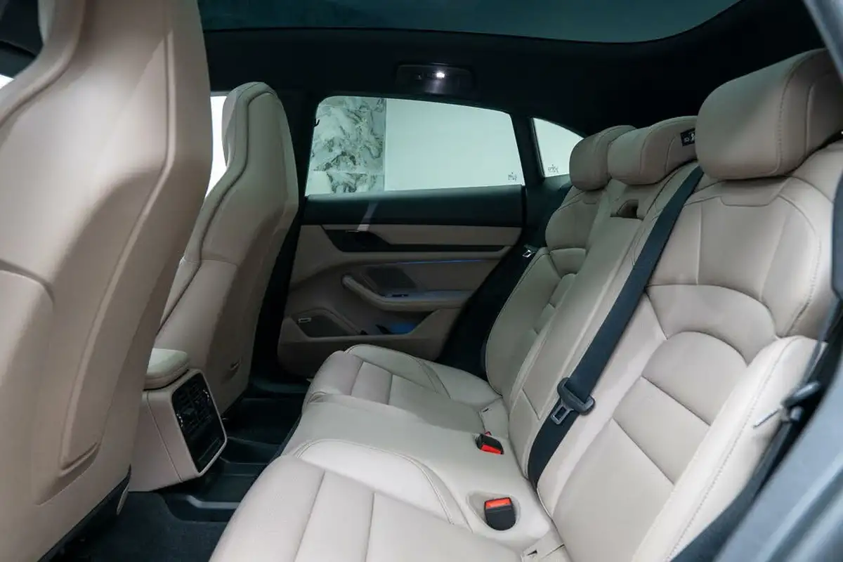 2021-porsche-taycan-e-4s-cross-turismo-awd-big-14