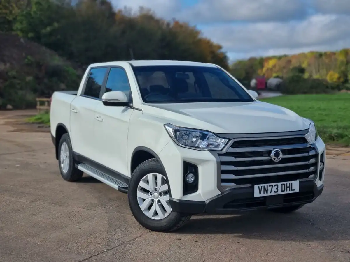 2024-kgm-ssangyong-musso-22td-ex-big-0