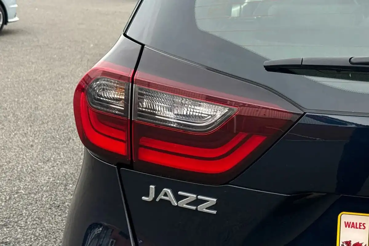 2022-honda-jazz-15-i-mmd-sr-109ps-big-28