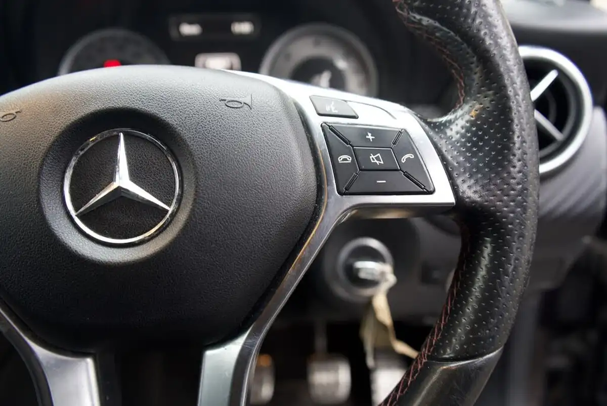 2015-mercedes-benz-a-class-15cdi-a180-amg-sport-big-19