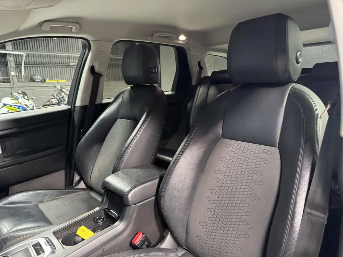 2017-land-rover-discovery-sport-20td4-se-tech-182ps-suv-auto-big-25