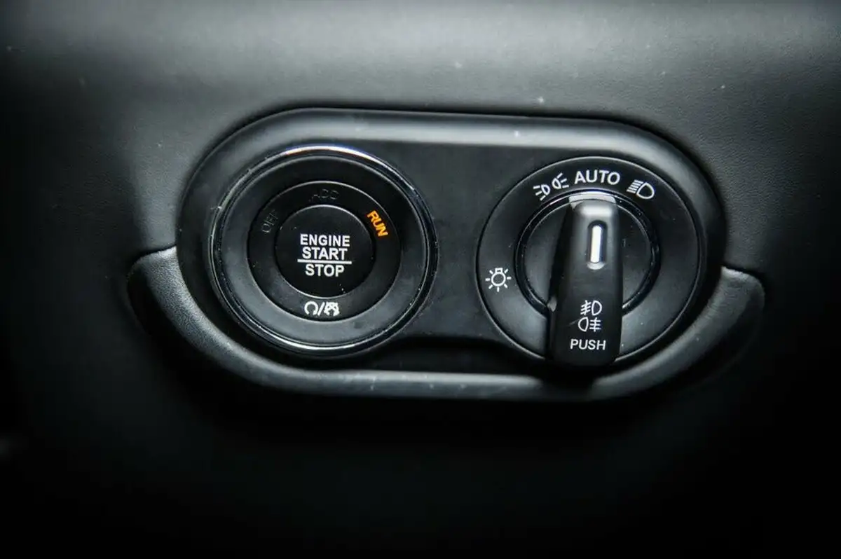 2021-maserati-levante-30-gransport-big-52